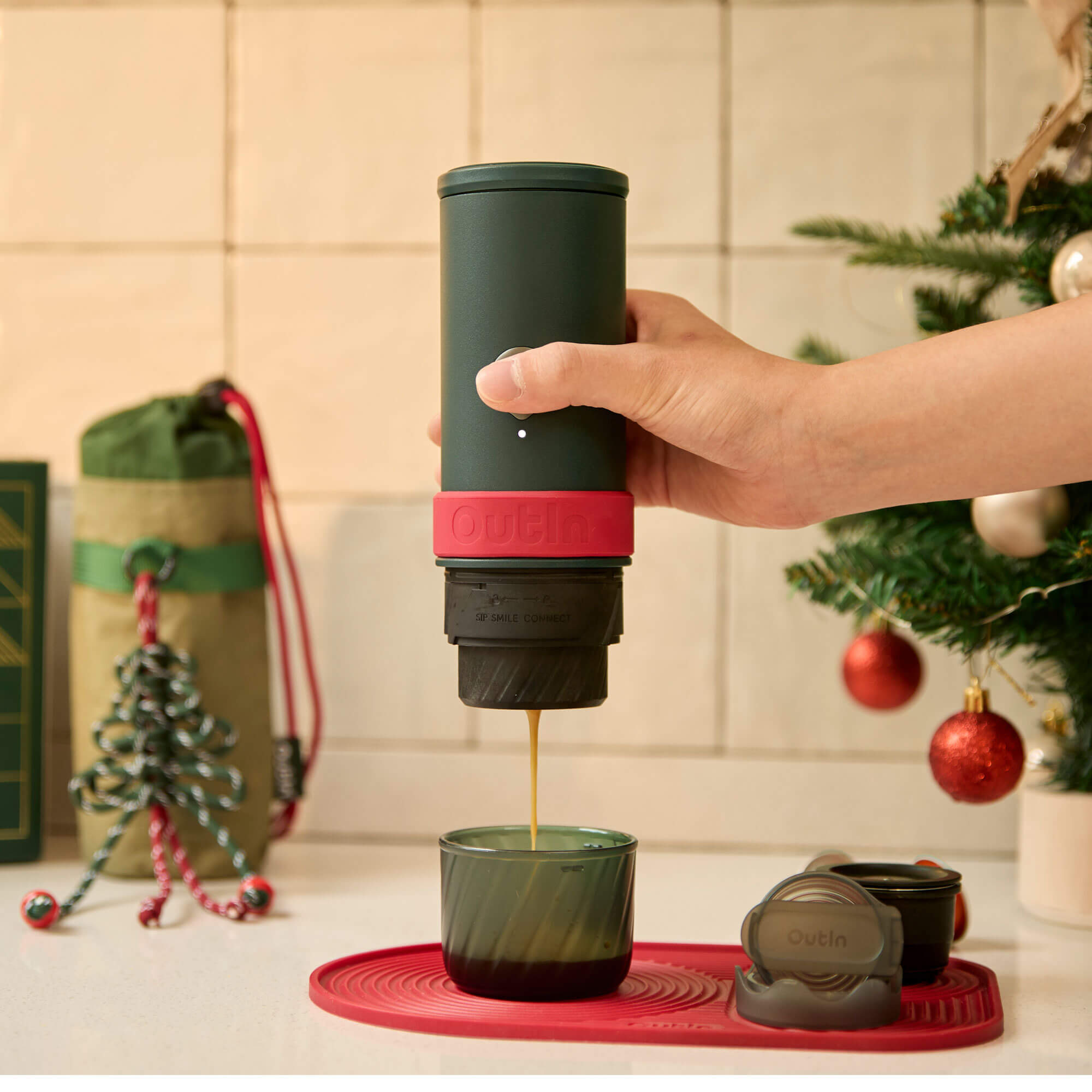 OutIn Mino 2025 Christmas Gift Set