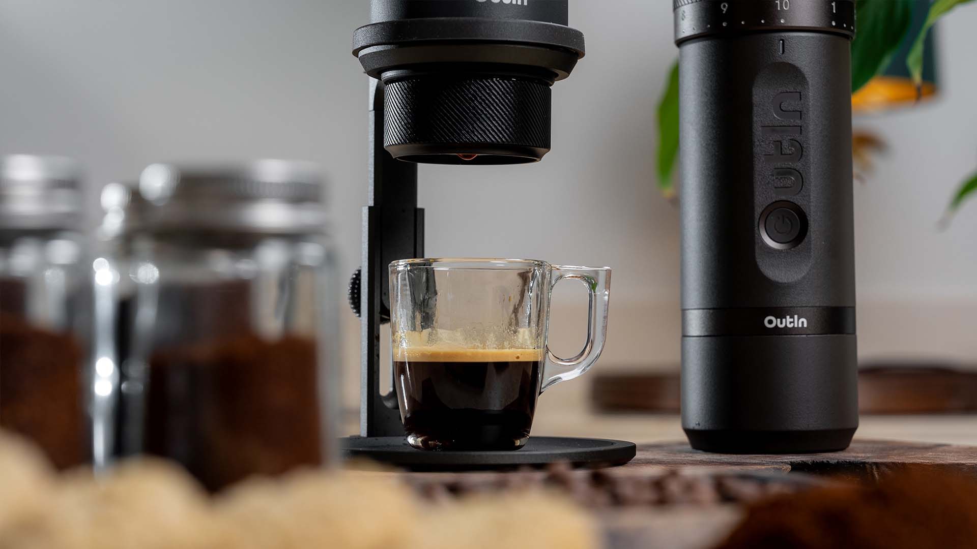 OutIn Fino Portable Electric Coffee Grinder and freshly made coffee