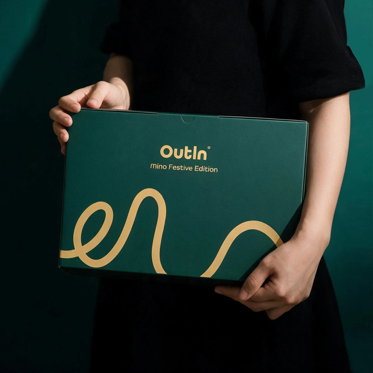 OutIn Mino Festive Gift Set (Pre Order)